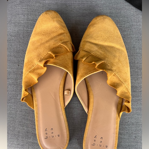 A new day slip on shoes - Picture 2 of 3